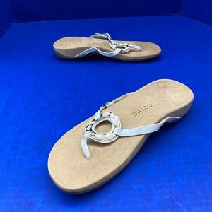 Vionic Sandal Size 9 White Rest Ricci Leather Thong Ivory Beaded